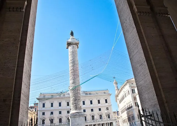 In Trevi Fouintain View