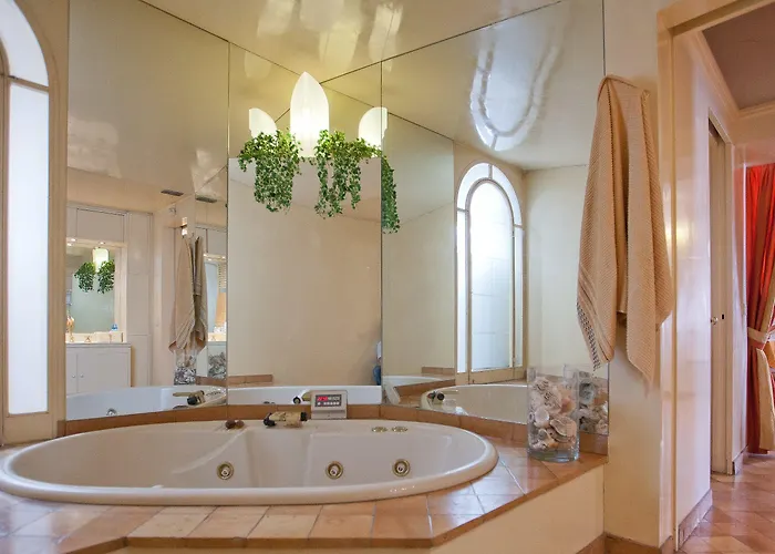 Rental In Rome Trevi Fouintain View Apartment Daire