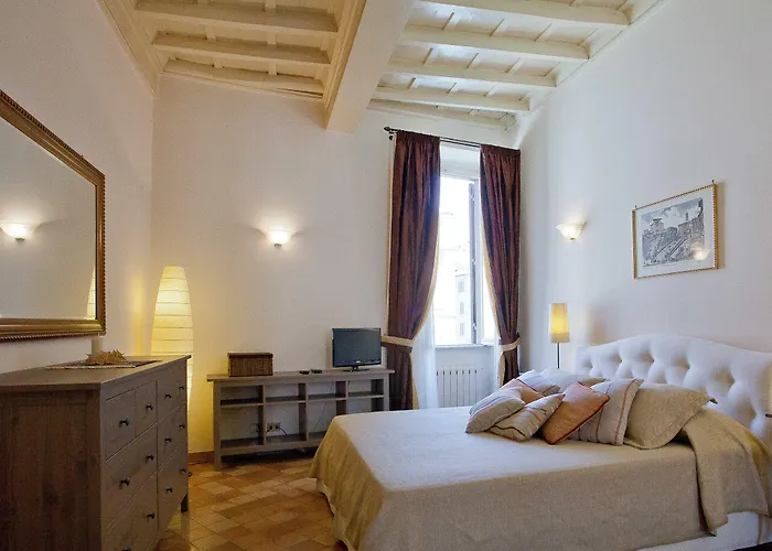 Daire Rental In Rome Trevi Fouintain View Apartment