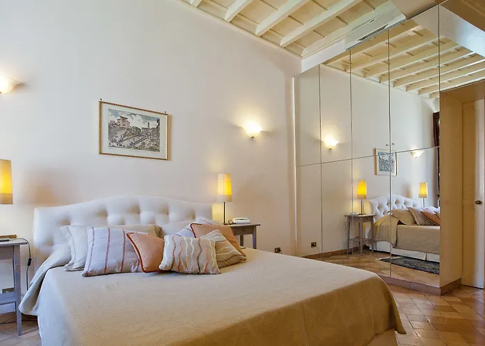 Daire Rental In Rome Trevi Fouintain View Apartment Roma